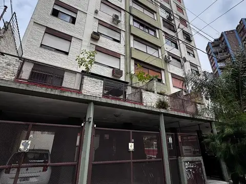 Departamento 3 ambientes en alquiler, cercano Estación Morón. Cochera Opcional