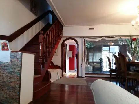 Casa 5 ambientes con 3 baños