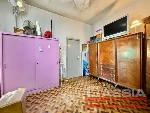 CASA DESARROLLADA EN UNA PLANTA DOS DORMITORIOS, PATIO Y TERRAZA