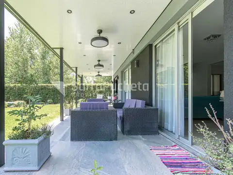 Casa en Venta al Este