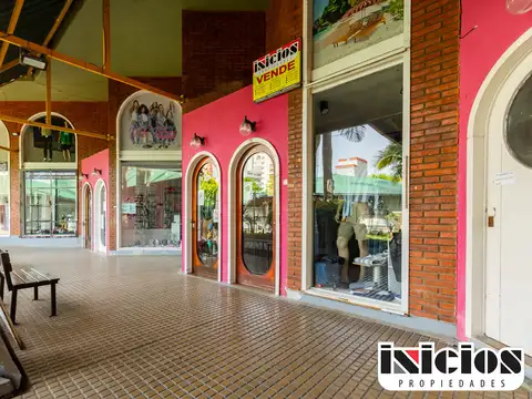 2 Locales en el Shopping Ancla - C398
