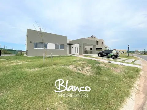 Casa  en Venta en San Sebastian, Escobar, G.B.A. Zona Norte