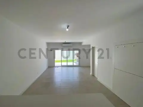 Venta de hermoso Duplex 3 AMB a ESTRENAR con Cochera