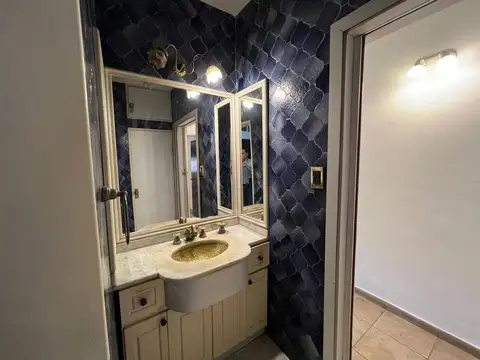 Casa 6 ambientes con 1 baño