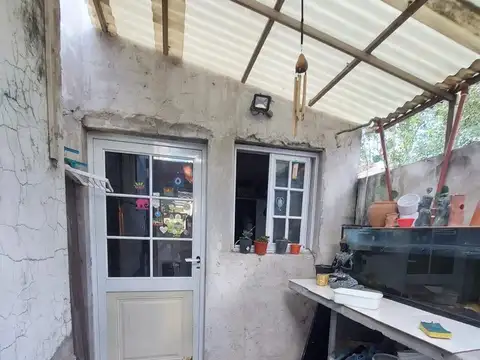 Casa 3 ambientes con 1 baño