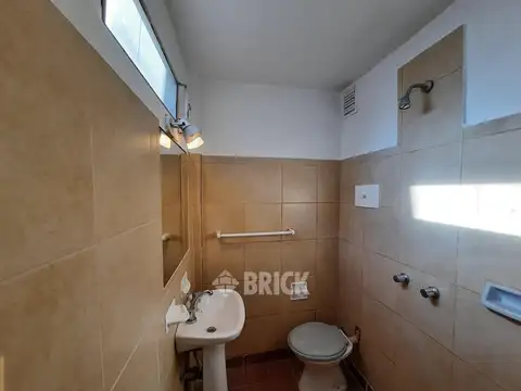 SEMIPISO EN FRIAS AL 200 - IMPECABLE TODO SOL