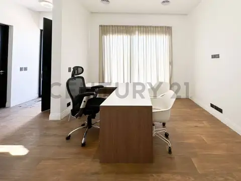 Casa 7 ambientes con 4 baños