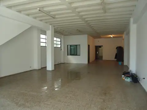 GALPON COMERCIAL CON OFICINAS