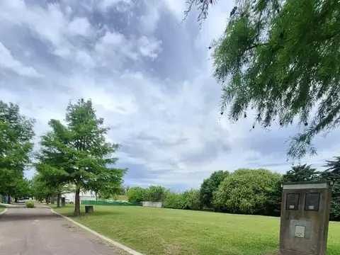 RBS. Lote en barrio Brujas, Pilar, barrio Pellegrini