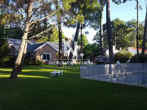 Casa 5 ambientes con 4 baños