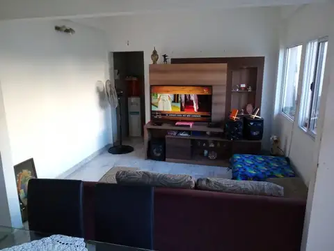 Depto Tipo Casa 3 ambientes con 2 baños