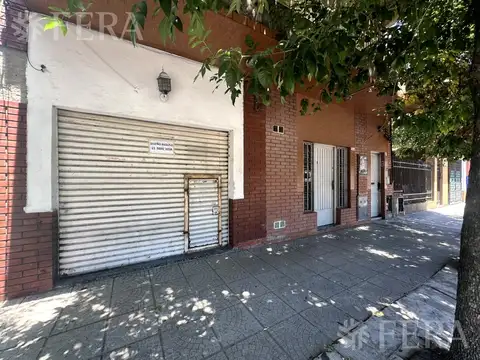 Venta PH 3 ambientes con local en Wilde
