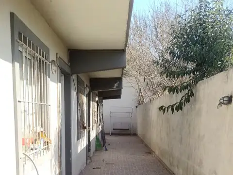 5 Departamentos + un lote baldio