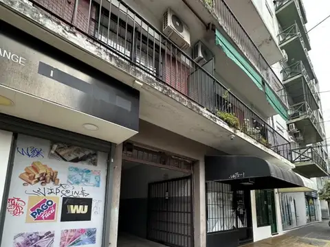 VENTA COCHERA PLANTA BAJA OLIVOS. METROS AV. MAIPU