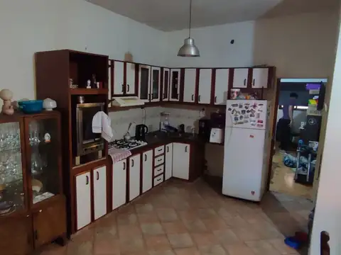 Casa 6 ambientes con 3 baños