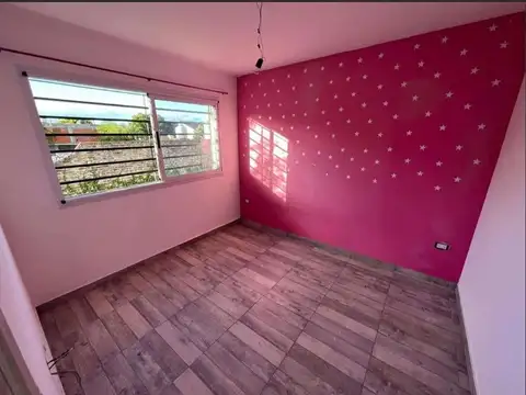 Departamento en venta - 2 Dormitorios 1 Baño - Florencio Varela