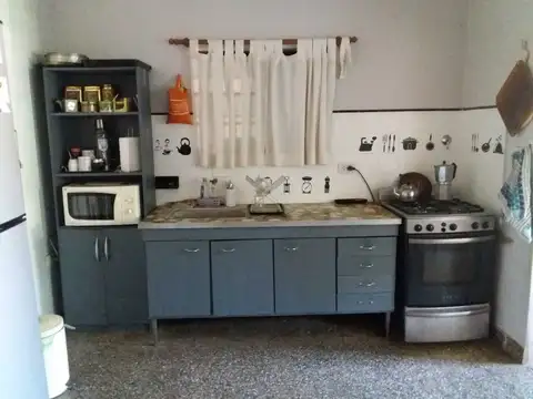 Casa 4 ambientes con 1 baño