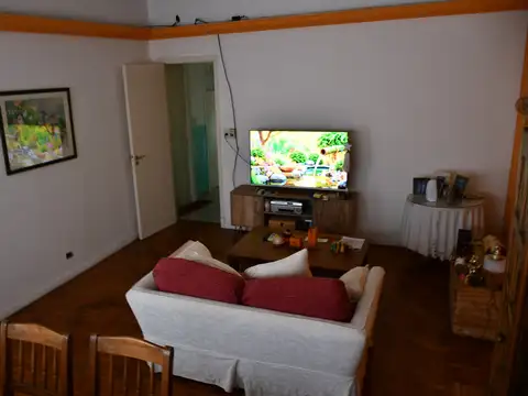 Departamento tipo casa en venta en Parque Avellaneda