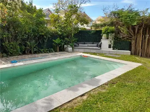Casa en Alquiler Temporal con 2 cocheras