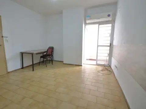 MANZONI 133: 3AMB. MUY LUMINOSO    2 PATIOS