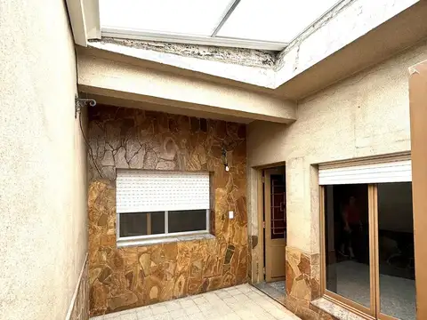 Casa con quincho interna