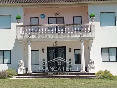 Casa 4 ambientes con 3 baños