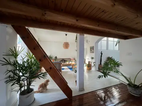 Depto Tipo Casa 4 ambientes con 2 baños