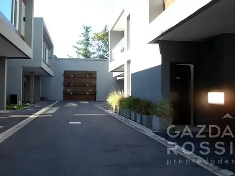 Depto Tipo Casa en Venta de 3 ambientes