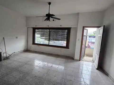 Depto Tipo Casa en Venta en Lanus Este, USD 85.000