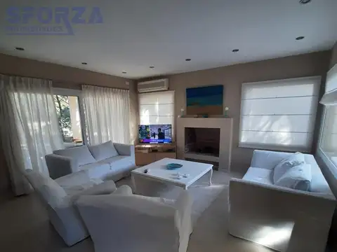 Casa 4 ambientes con 3 baños