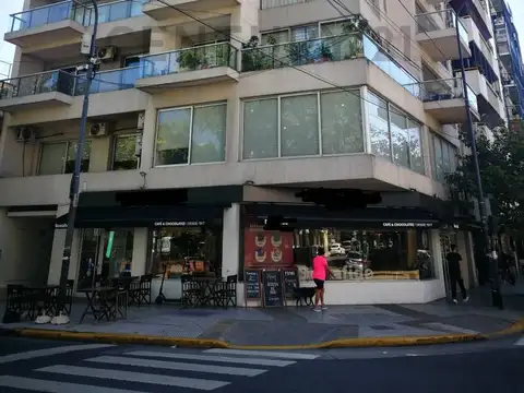 Esquina de 400 mt2  en venta, Barrio FLores,  CABA