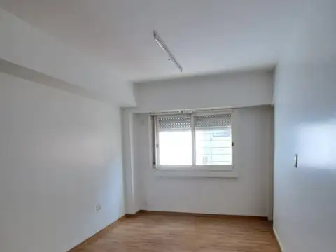 44 e/ 8 y 9 Bs. As. - La Plata