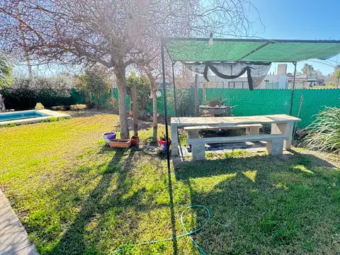 Casa 5 ambientes con 2 baños