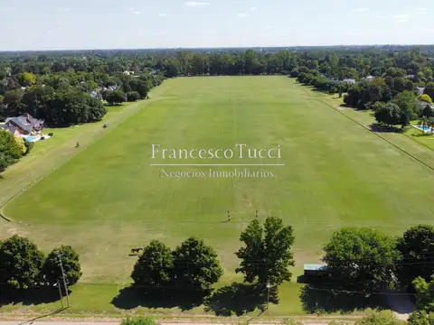 Terreno en venta lote central con vista y fondo al polo en San Diego C.C