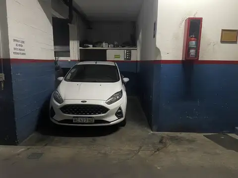 Vidal 2000 / cochera fija y cubierta.