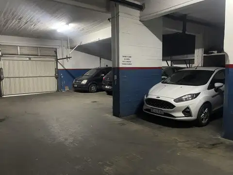 Vidal 2000 / cochera fija y cubierta.