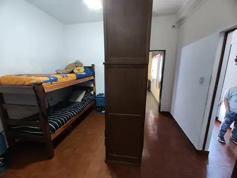 CASA AMERICANA DE 4 AMB. S/LOTE 8.66X 15.46,