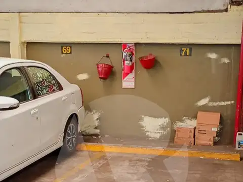 Cochera en Venta en Belgrano!