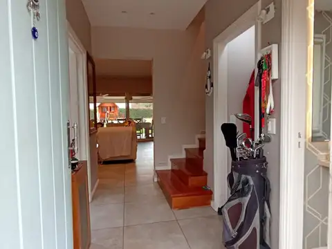 Casa 3 ambientes con 2 baños