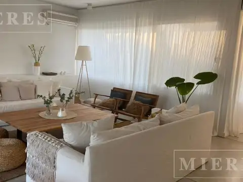 Casa en Alquiler de Verano en el Barrio El Encuentro, Bancalari.