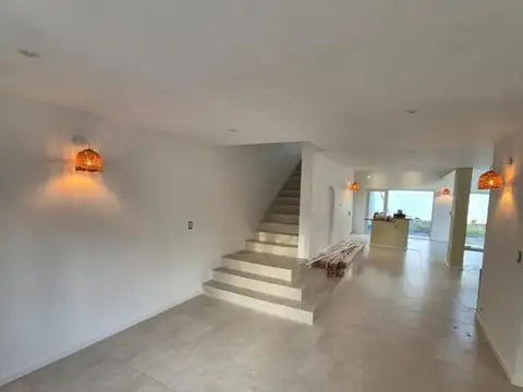 Casa en Venta en Los Pinares, USD 260.000