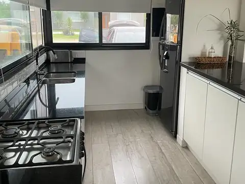 CASA EN VENTA EN COSTA ESMERALDA