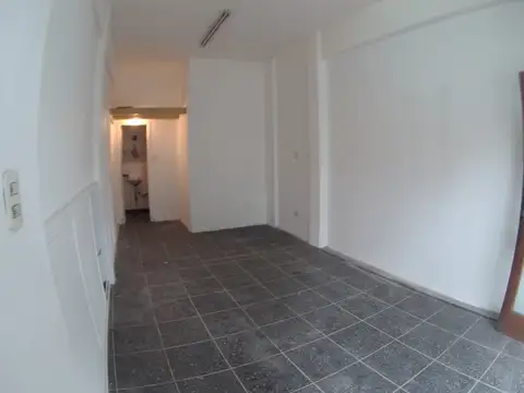 Local en Venta Via Púb.