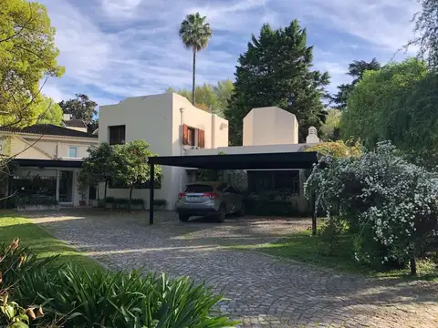 HIGHLAND PARK, LOS JAZMINES Y LAS CAMPANILLAS 100