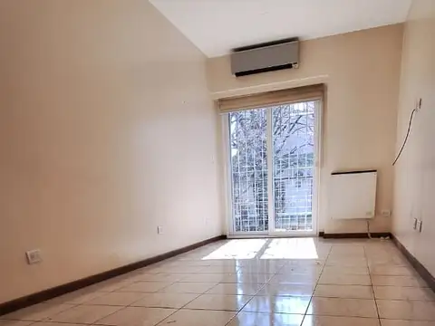 Villa Devoto . Baigorria 2200 Dto. 3 amb.balcon corrido patio cubierto lavadero.