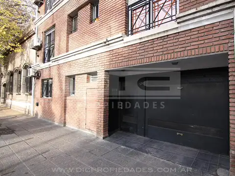 Primera Junta al 300 entre Juan José Diaz y Chacabuco