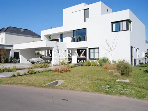 Casa Venta La Lomada 4 Dormitorios Lote de 917 m2 Pilar