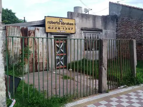 Casa 3 ambientes con 1 baño