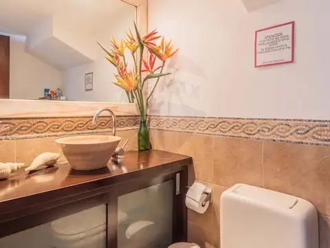 Casa 7 ambientes con 2 baños