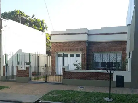 Casa En Venta En Quilmes Oeste Centro